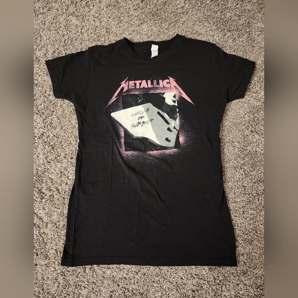 NWOT. Metallica T-Shirt Womens Size Small.